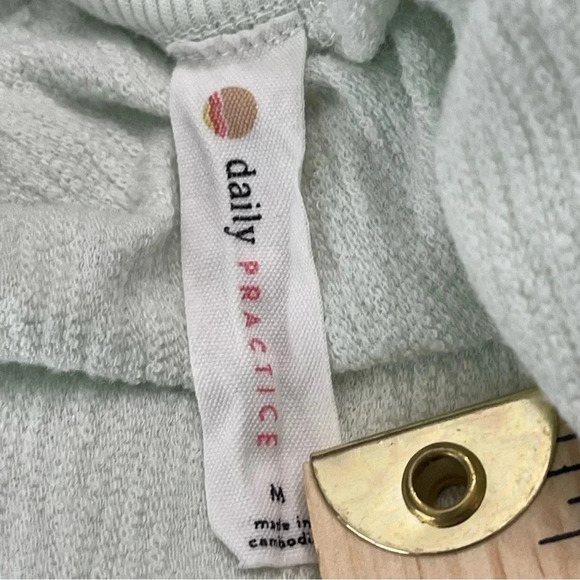 Anthropologie Daily Practice lightweight x-back pullover top. Medium, pale green - Picture 5 of 9